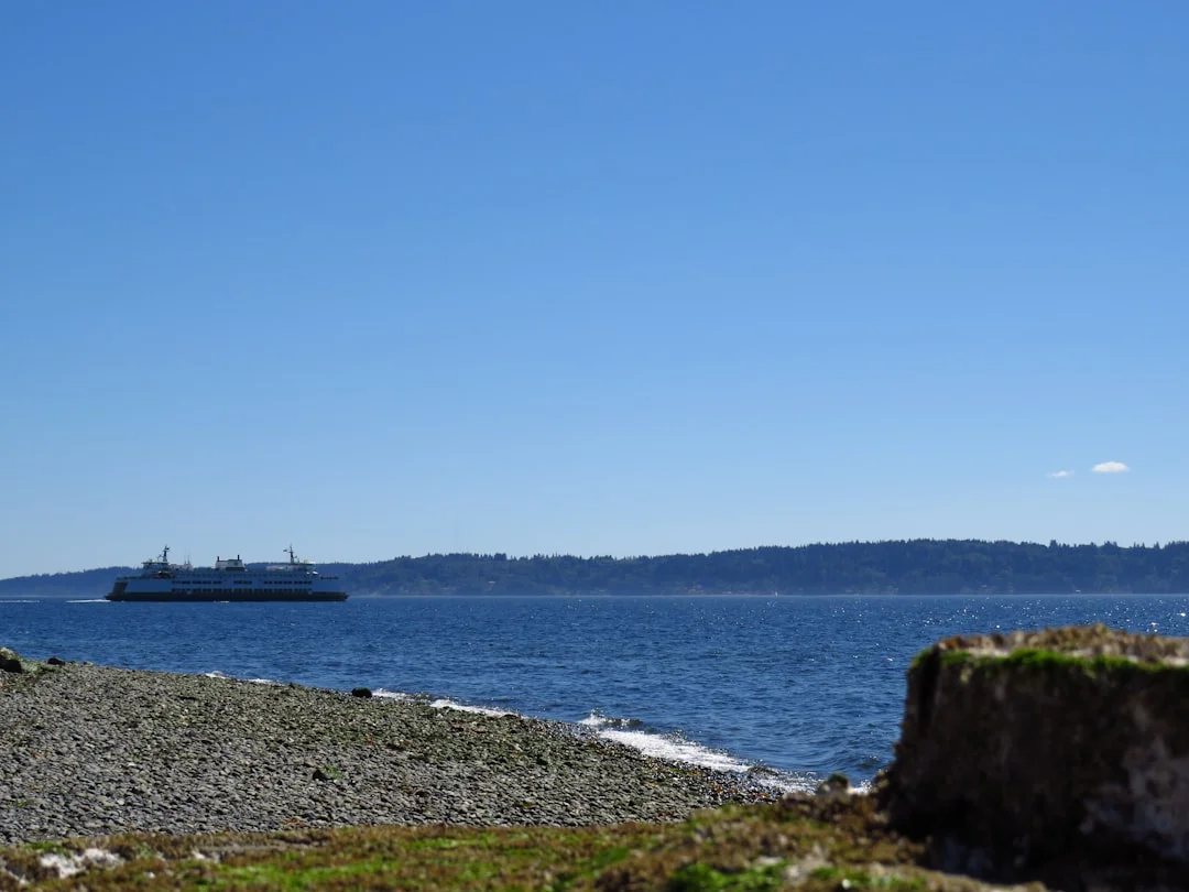 Photo placeholder of a Washington State Parks mooring buoy with a boat hooked up correctly