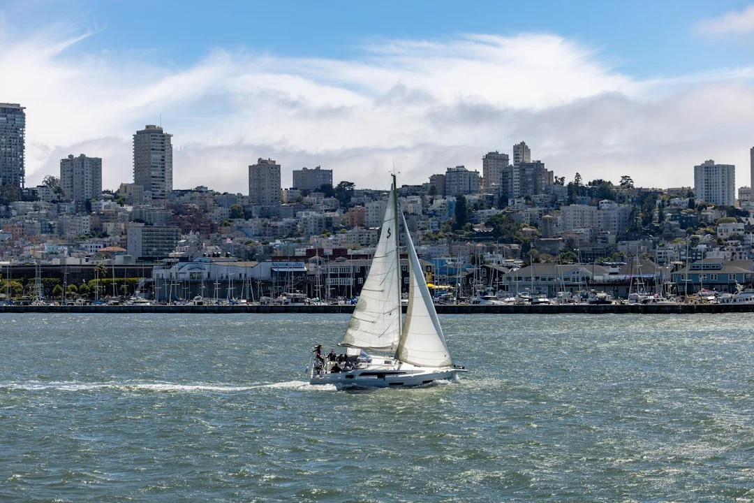 Chart view showing current arrows near the Golden Gate and Central Bay